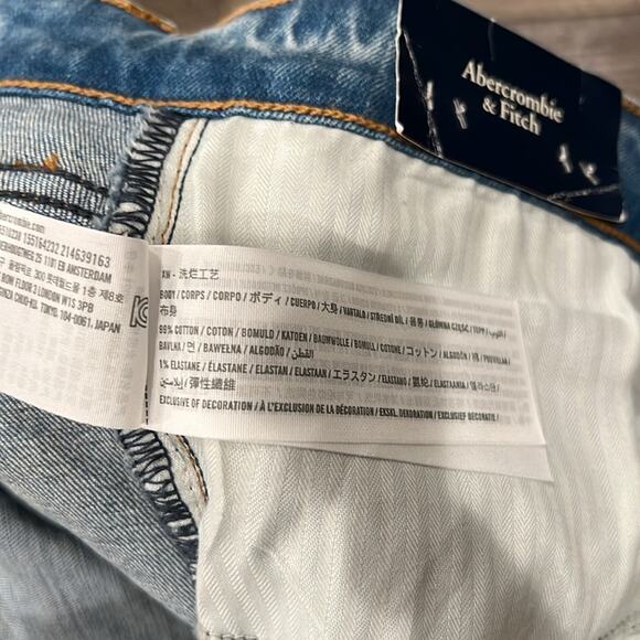 NWT Abercrombie & Fitch Women's Curve Love High Rise The Mom Jean Size 36x32 - Picture 10 of 10